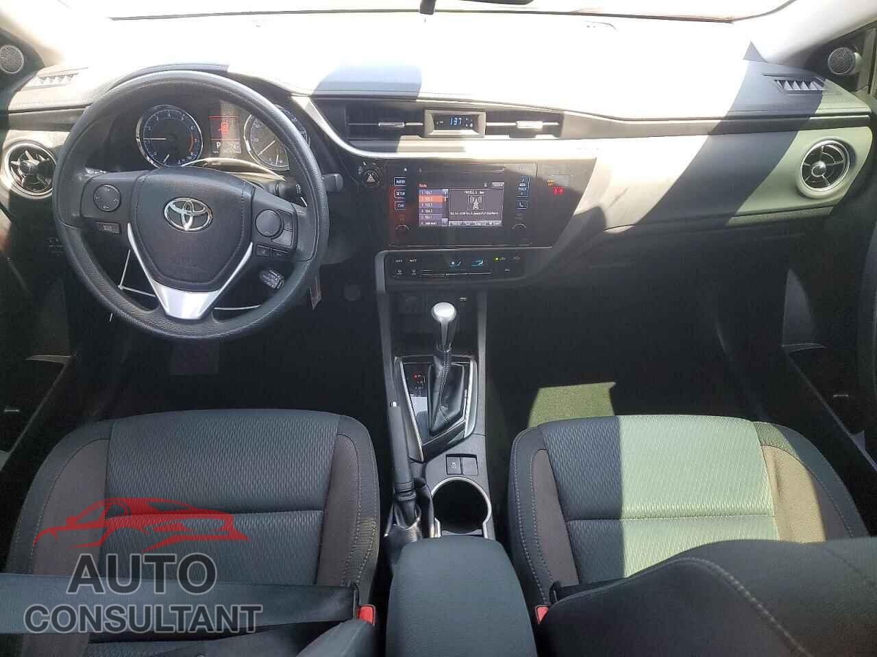 TOYOTA COROLLA 2018 - 5YFBURHE1JP772774