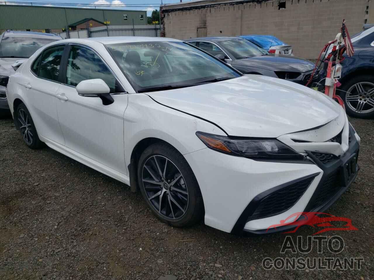 TOYOTA CAMRY 2022 - 4T1G11AK2NU676284
