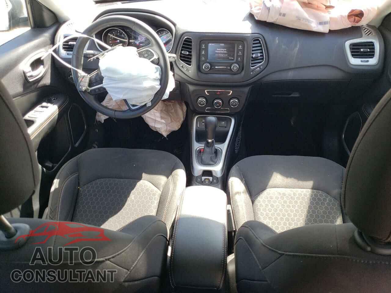 JEEP COMPASS 2018 - 3C4NJCAB2JT211354