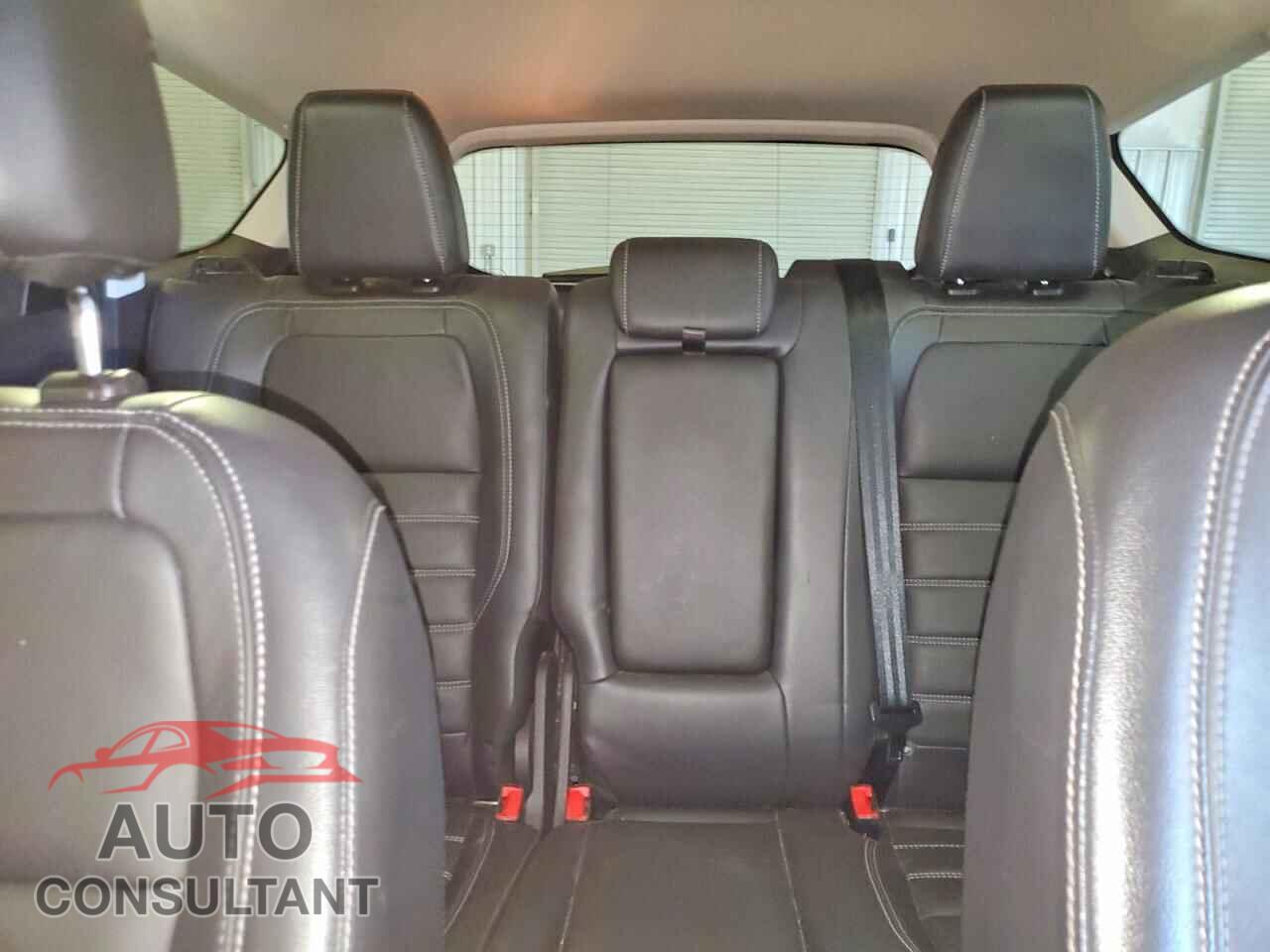 FORD ESCAPE 2017 - 1FMCU9JD6HUB06282
