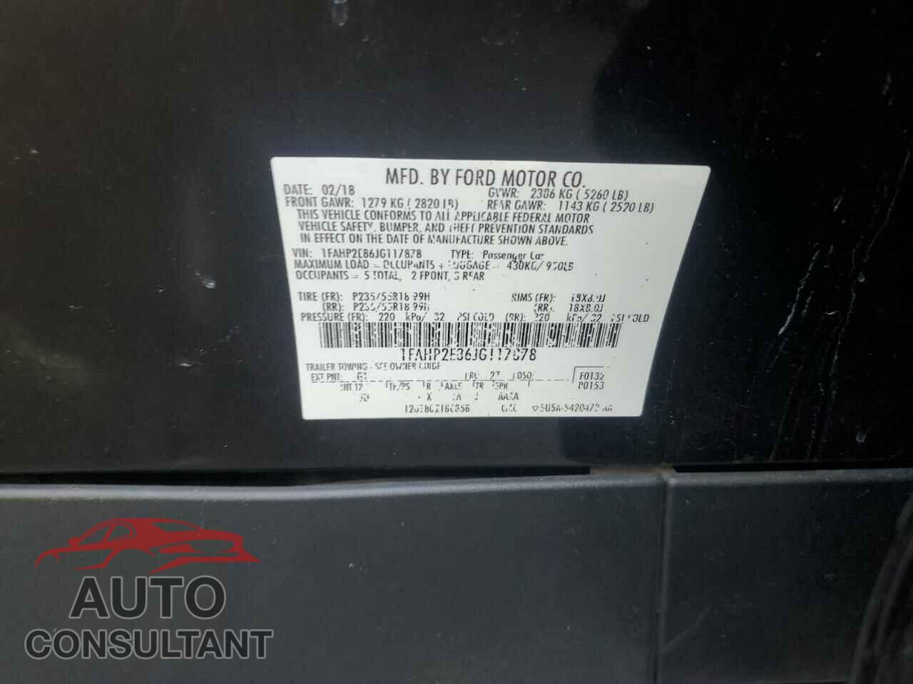 FORD TAURUS 2018 - 1FAHP2E86JG117878