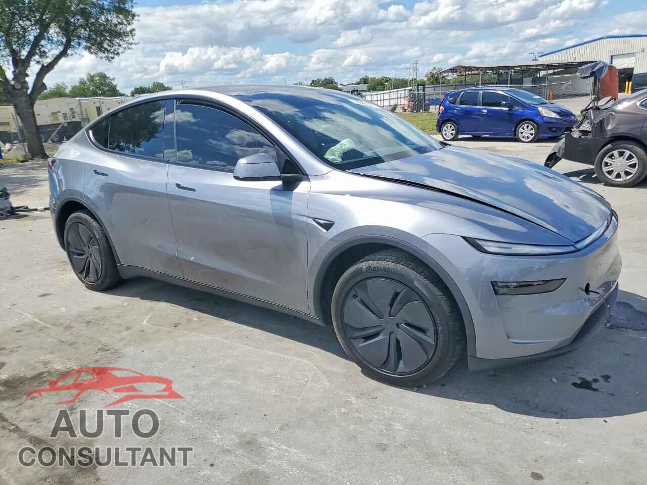 TESLA MODEL Y 2026 - 7SAYGDED2TF549760
