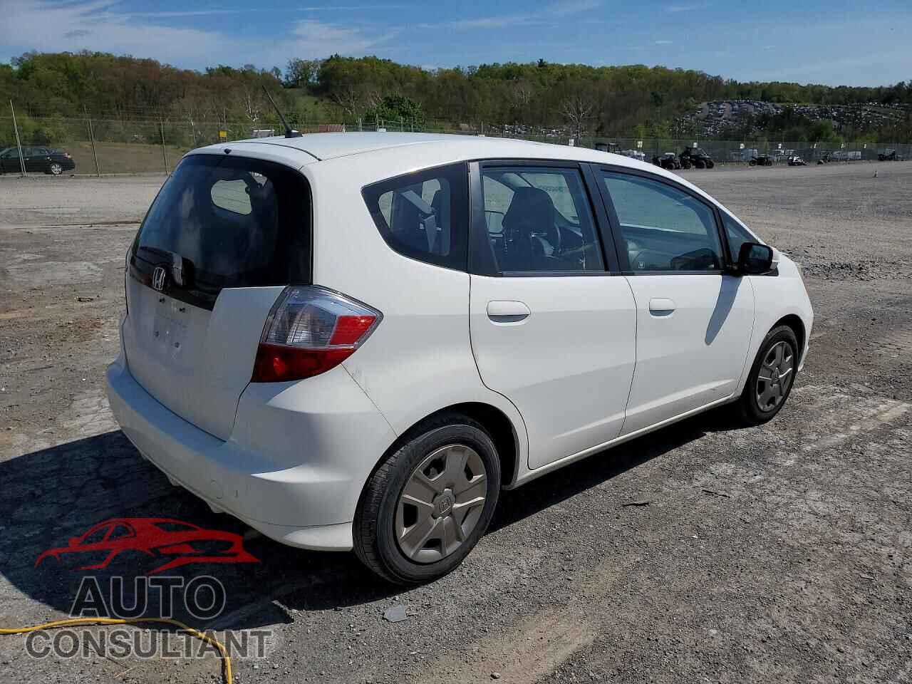 HONDA FIT 2013 - JHMGE8G38DC031837