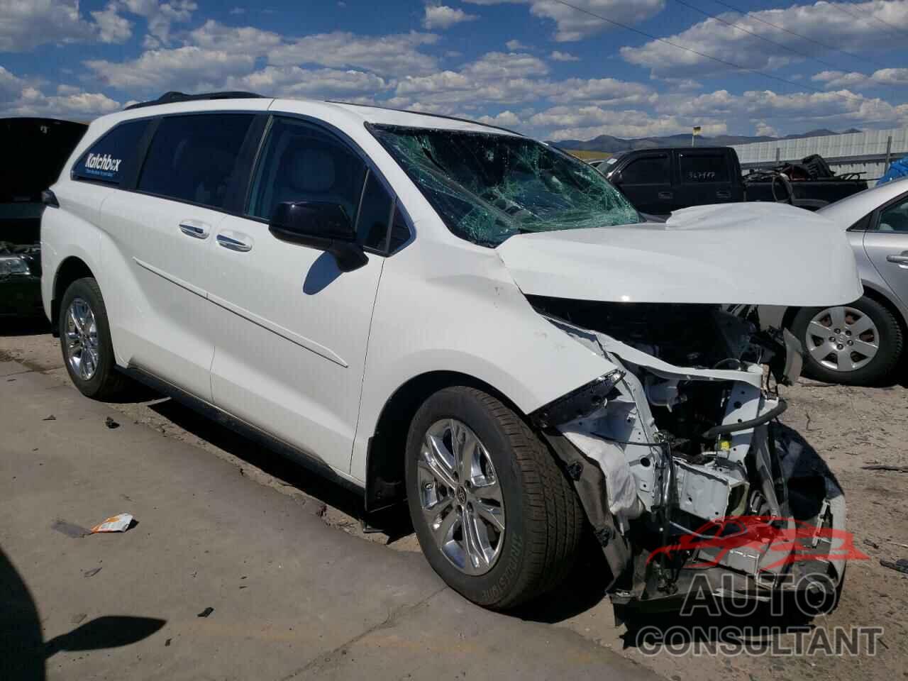 TOYOTA SIENNA 2022 - 5TDDSKFC3NS056253