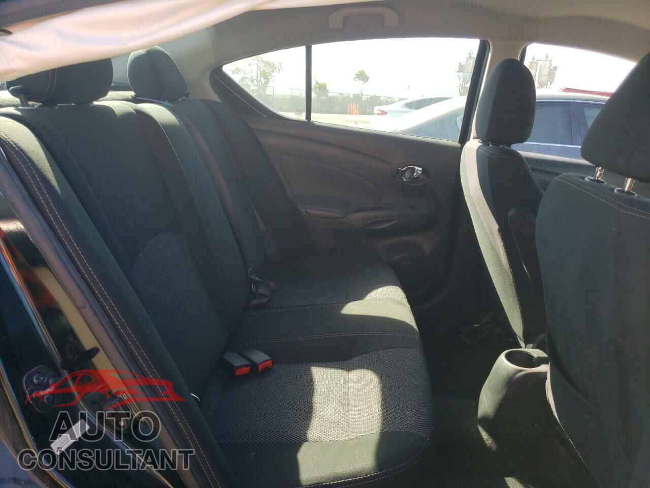 NISSAN VERSA 2019 - 3N1CN7AP3KL879103