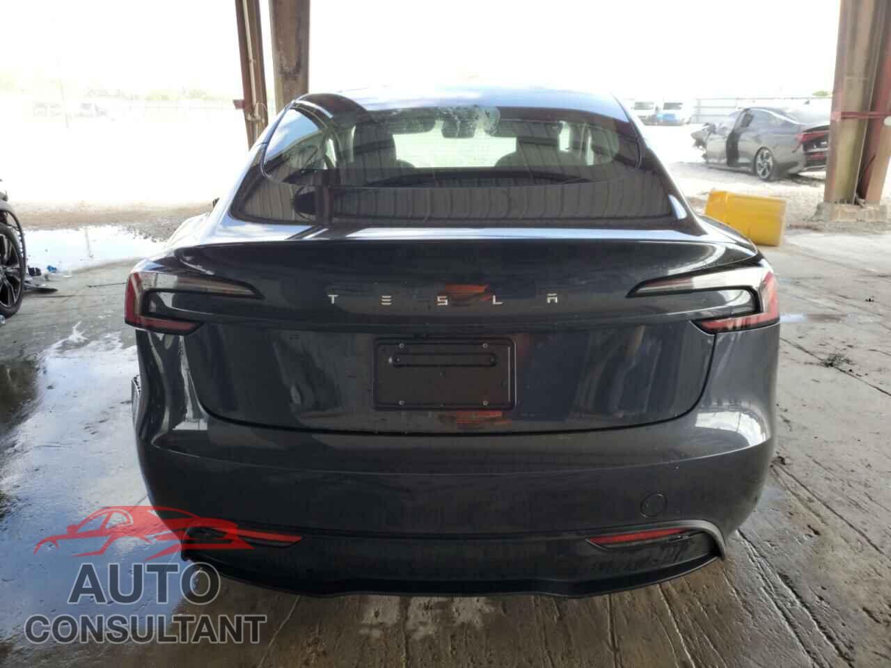 TESLA MODEL 3 2024 - 5YJ3E1EA6RF733495