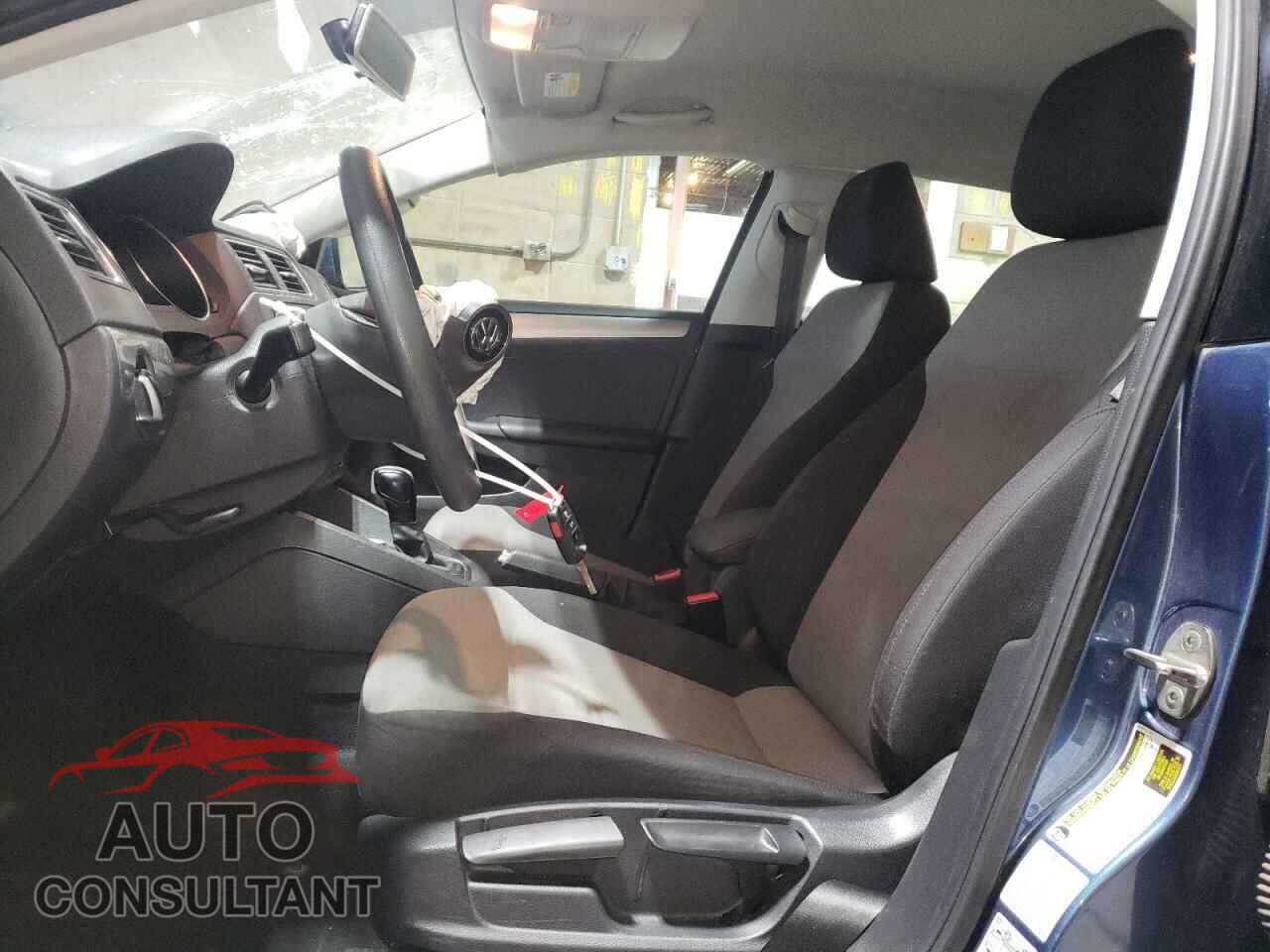VOLKSWAGEN JETTA 2017 - 3VW2B7AJ0HM238990