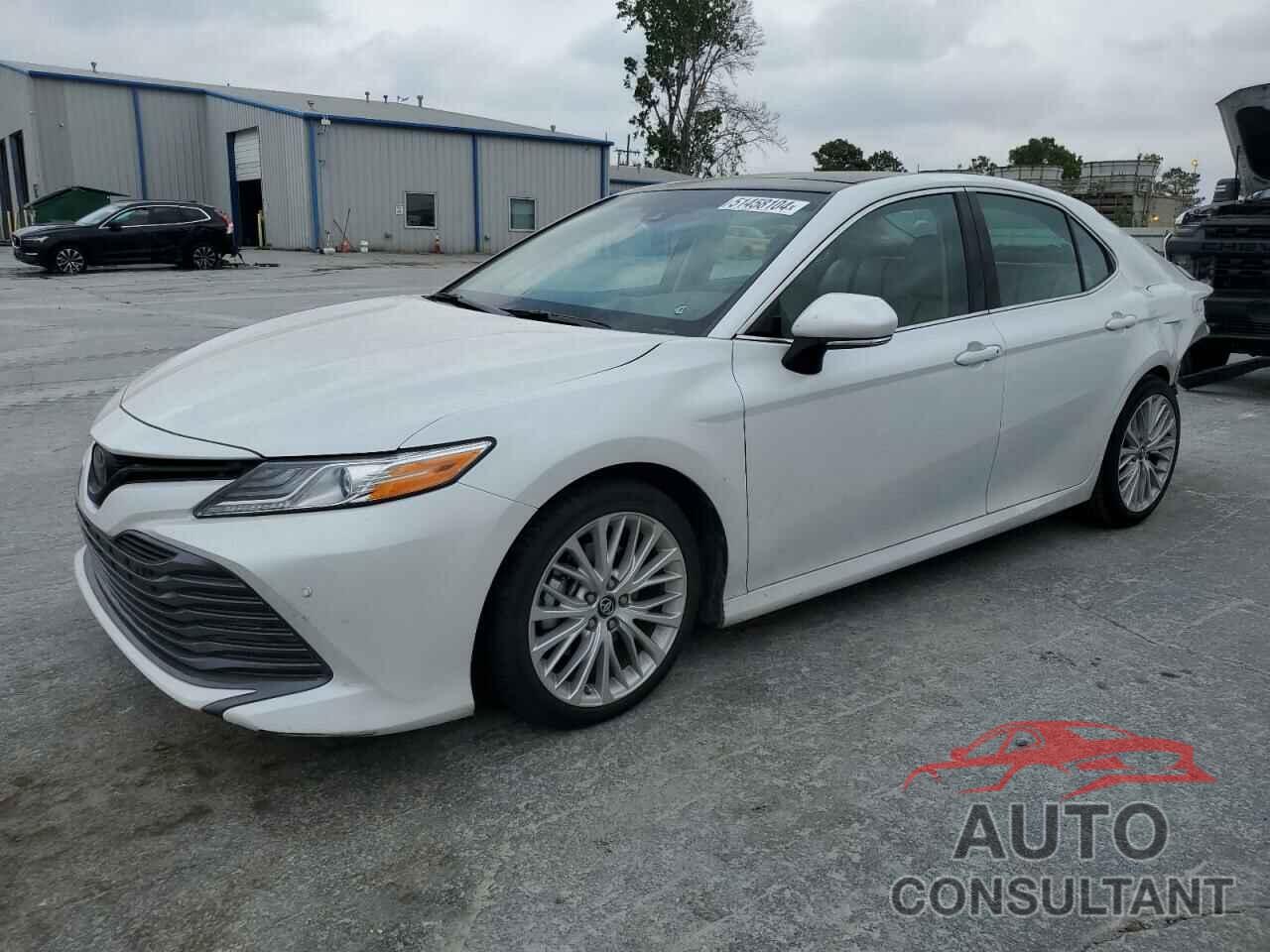 TOYOTA CAMRY 2018 - 4T1B11HKXJU670081