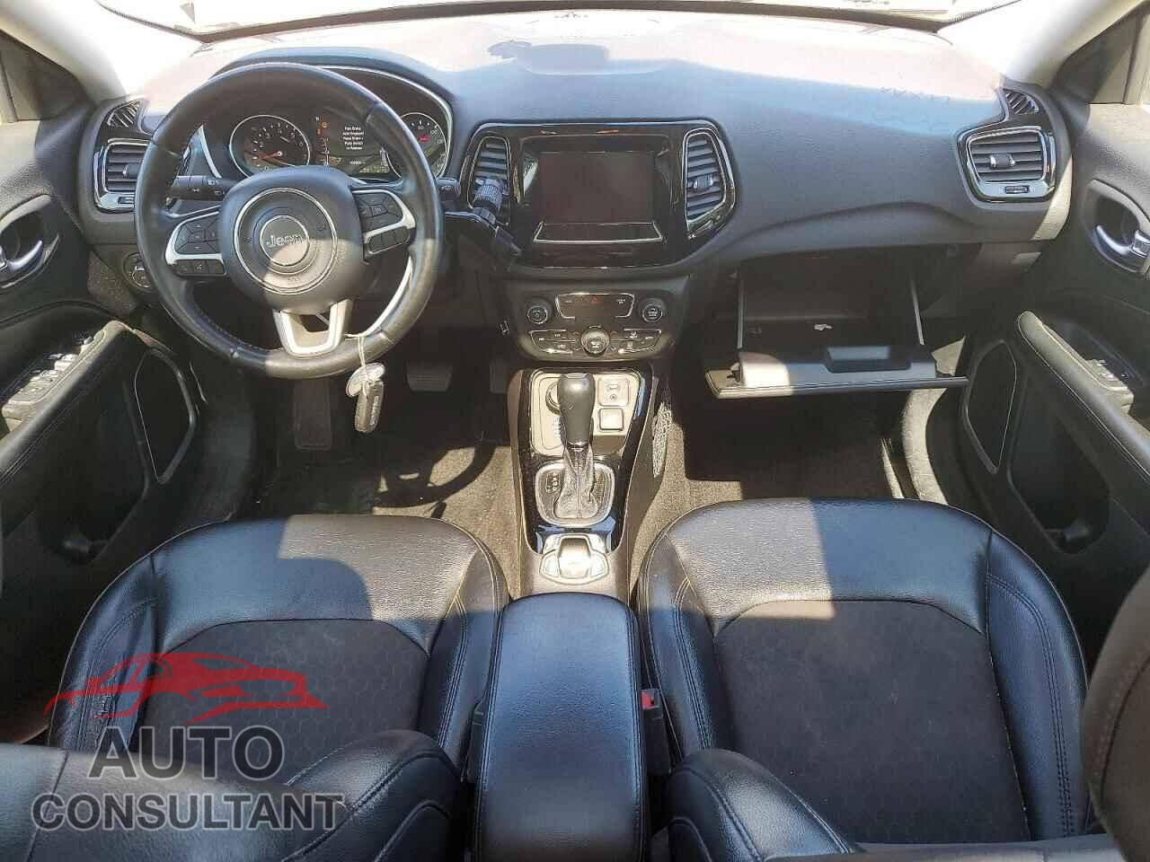JEEP COMPASS 2018 - 3C4NJDBB7JT314791