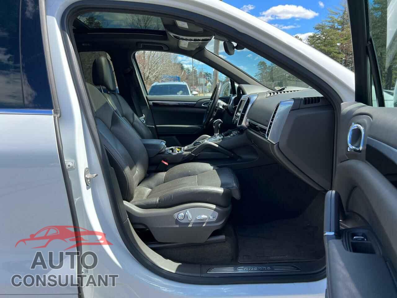 PORSCHE CAYENNE 2016 - WP1AA2A2XGKA36305