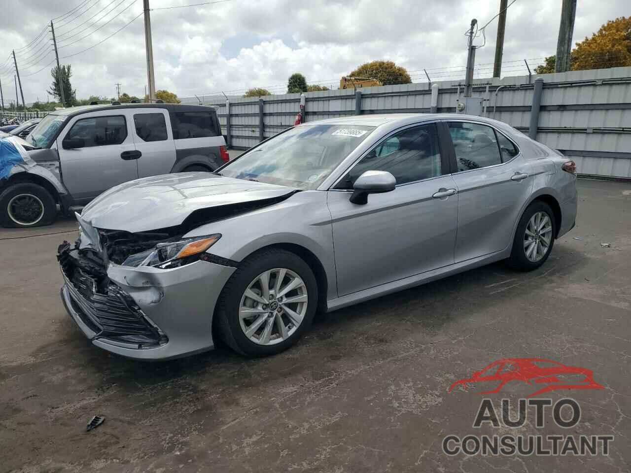 TOYOTA CAMRY 2022 - 4T1C11AK0NU038100