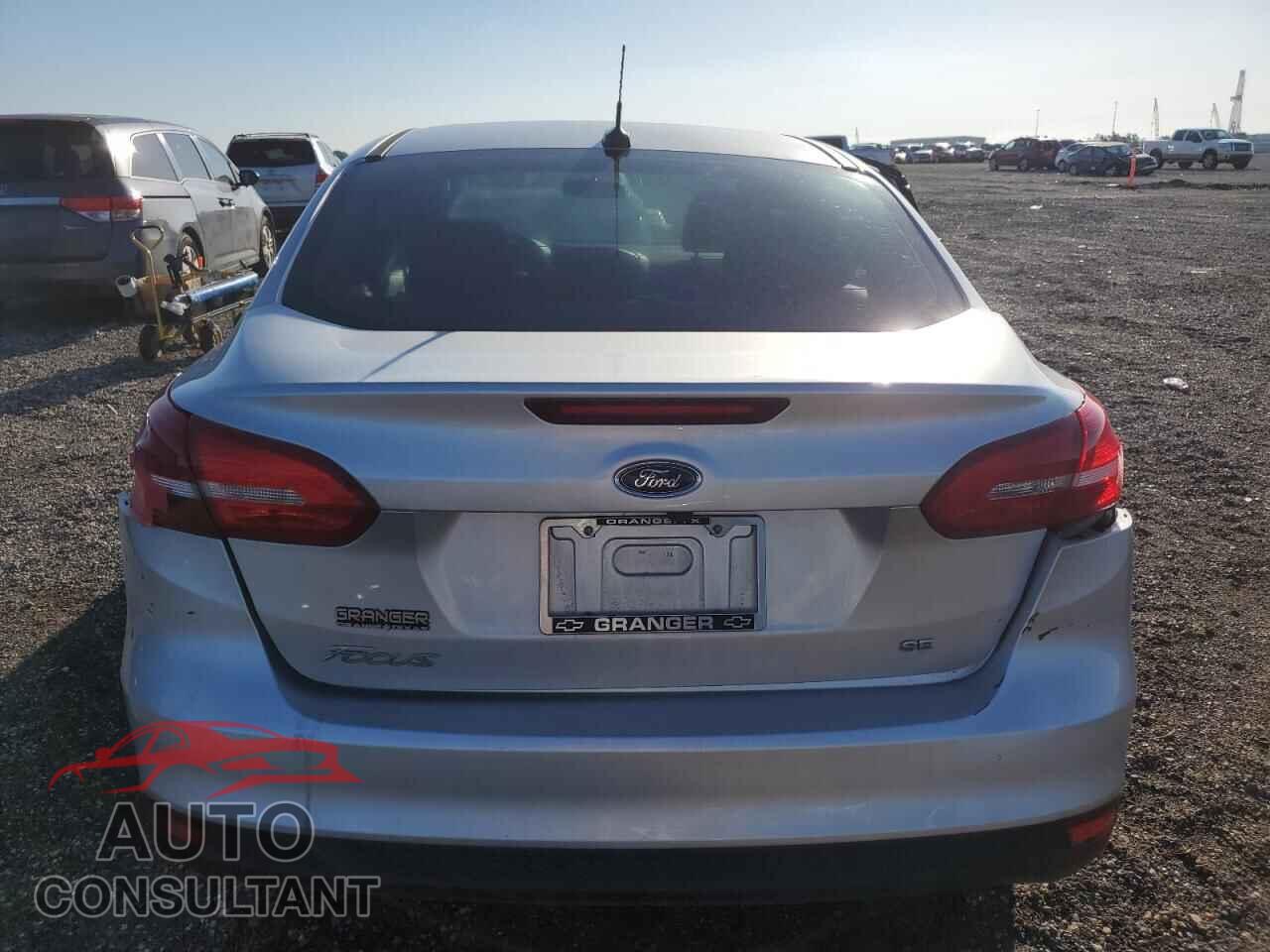 FORD FOCUS 2018 - 1FADP3F23JL269509