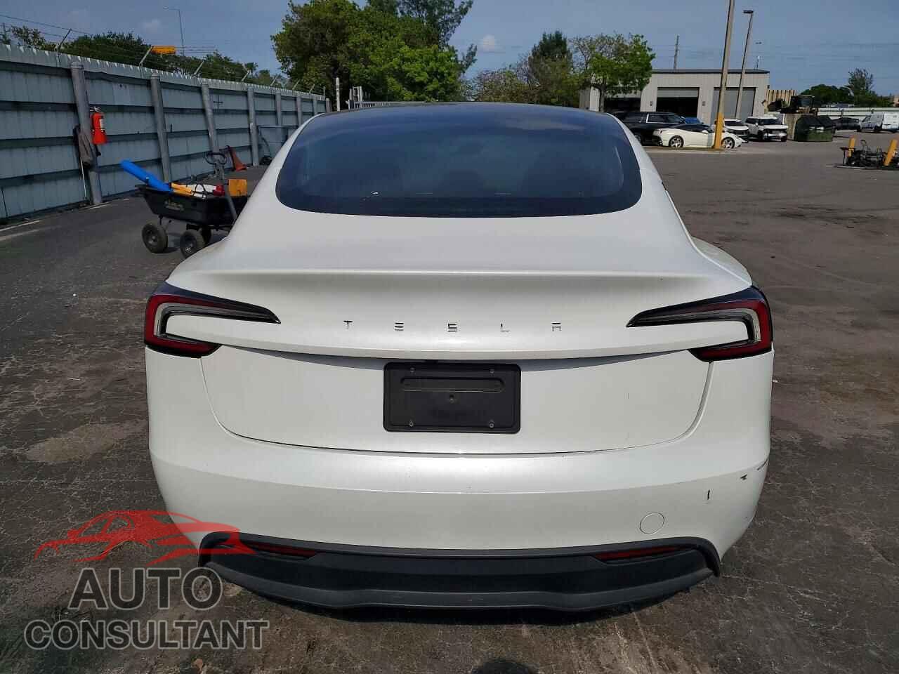 TESLA MODEL 3 2024 - 5YJ3E1EA5RF749672