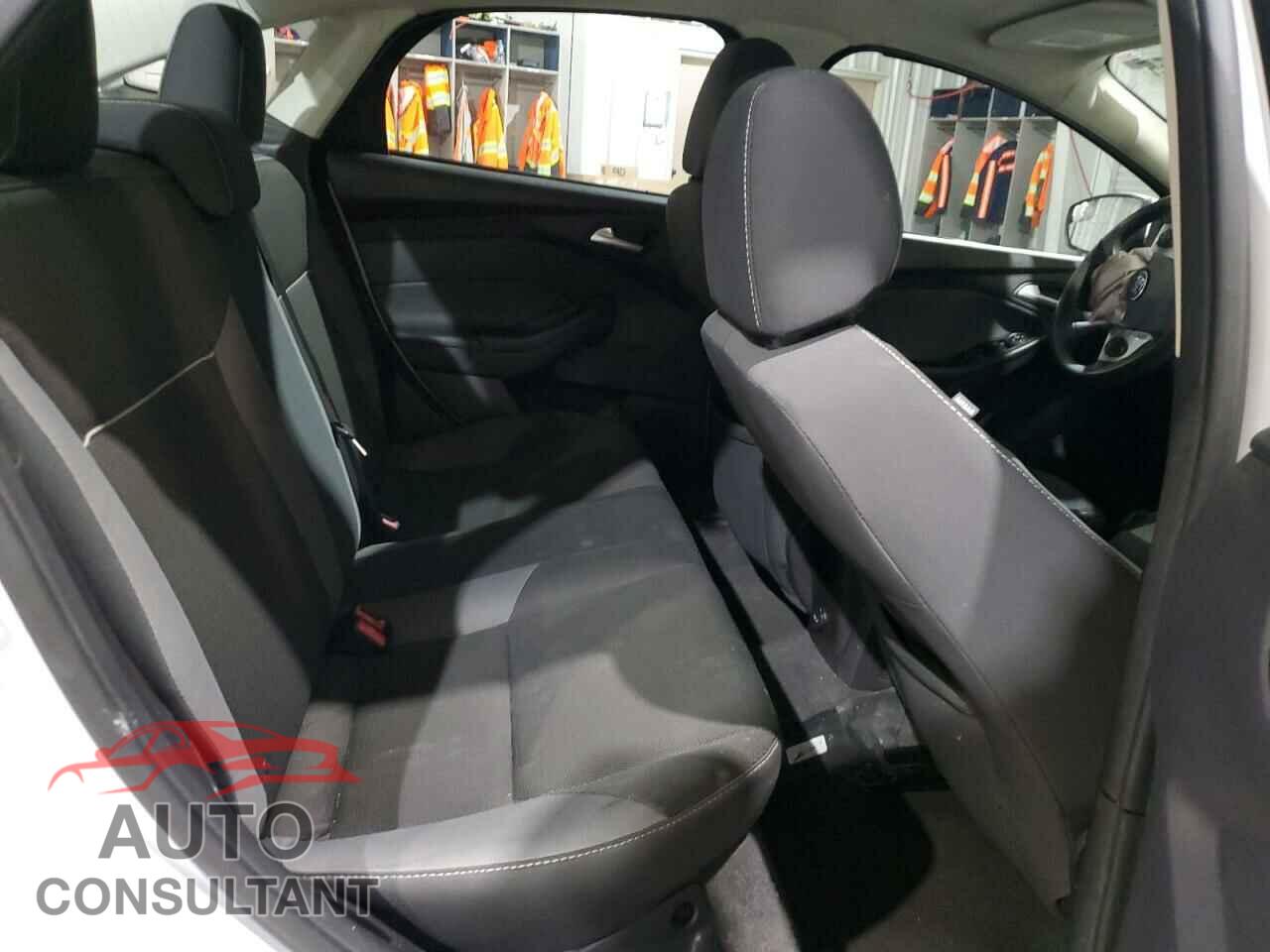 FORD FOCUS 2014 - 1FADP3F29EL296395