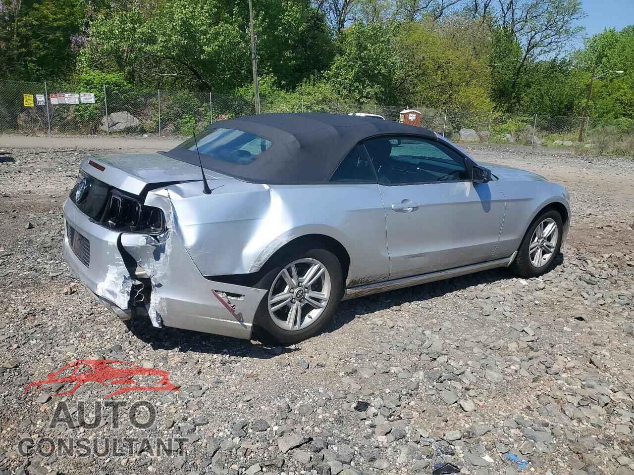 FORD MUSTANG 2013 - 1ZVBP8EM5D5215037
