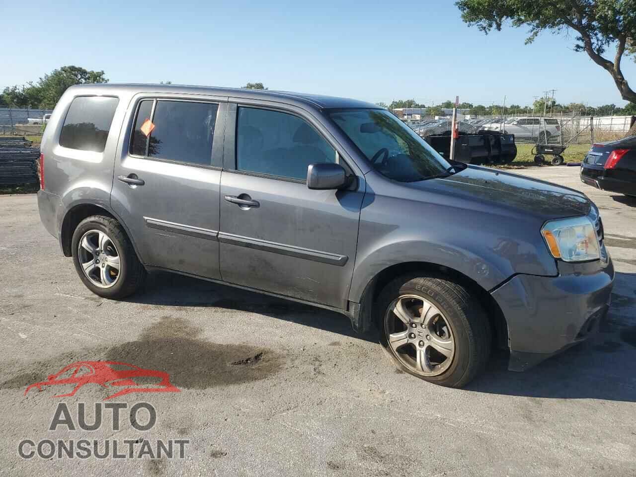 HONDA PILOT 2015 - 5FNYF4H58FB001044