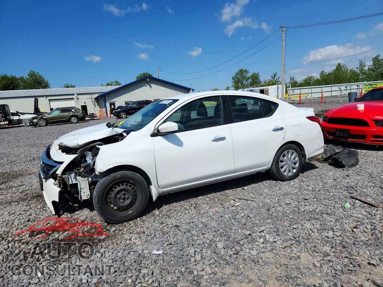 NISSAN VERSA 2015 - 3N1CN7AP1FL848793