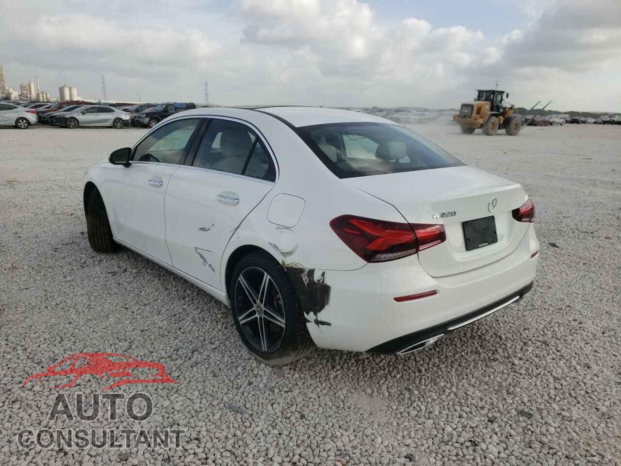 MERCEDES-BENZ A-CLASS 2019 - WDD3G4EB2KW021772