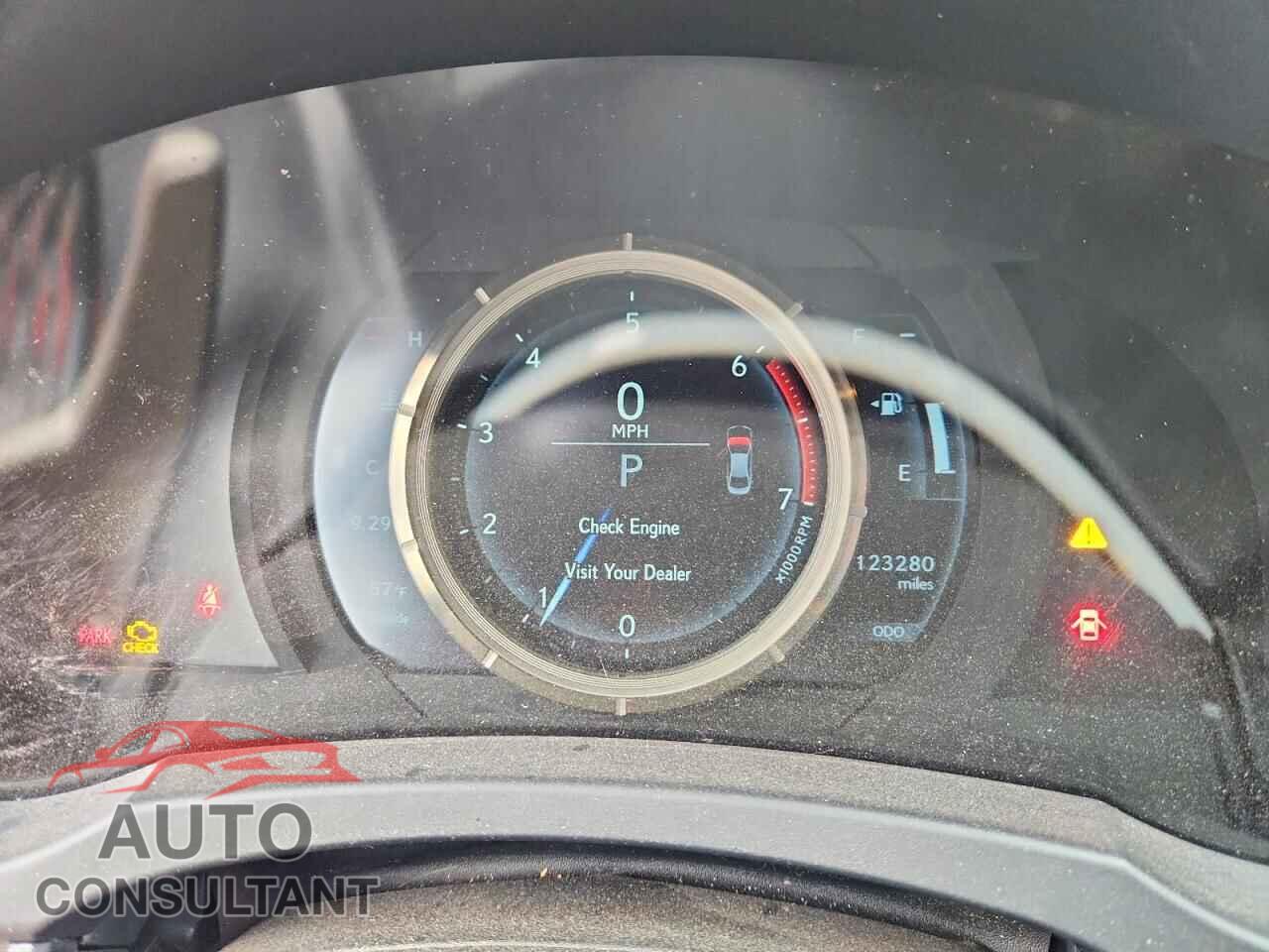 LEXUS IS 2017 - JTHBA1D27H5047773