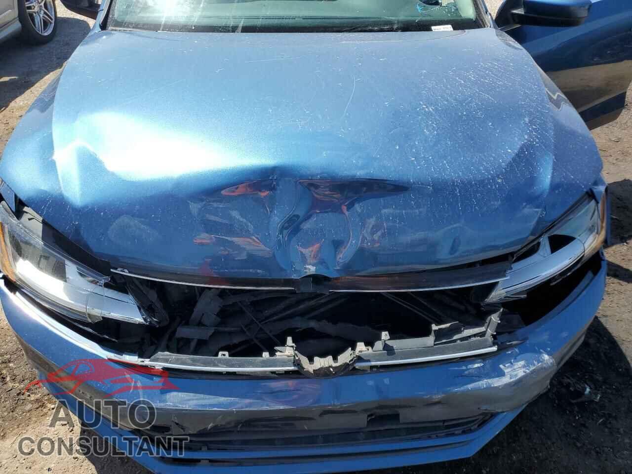 VOLKSWAGEN JETTA 2017 - 3VW2B7AJ7HM374940