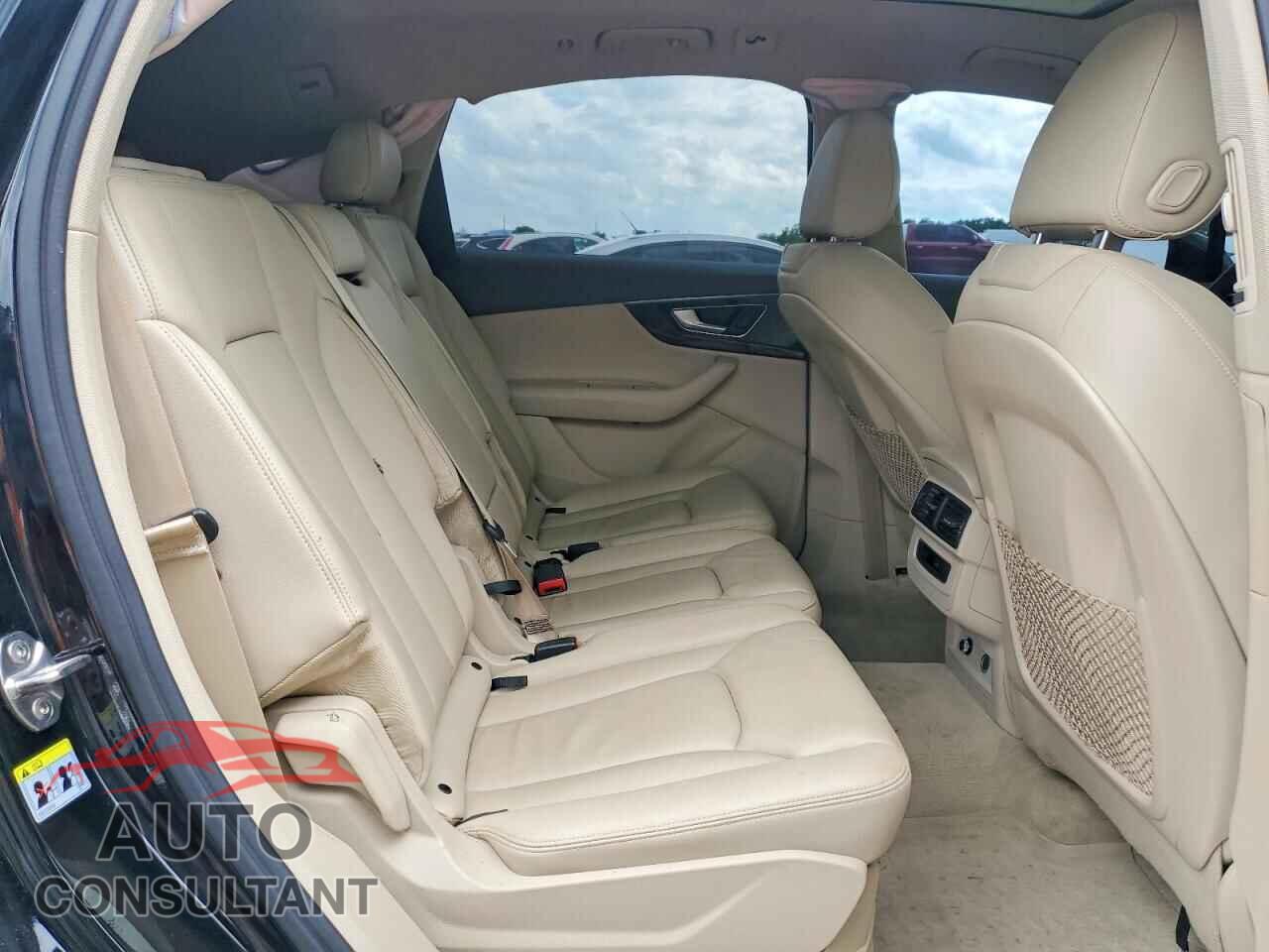 AUDI Q7 2018 - WA1AAAF75JD007686