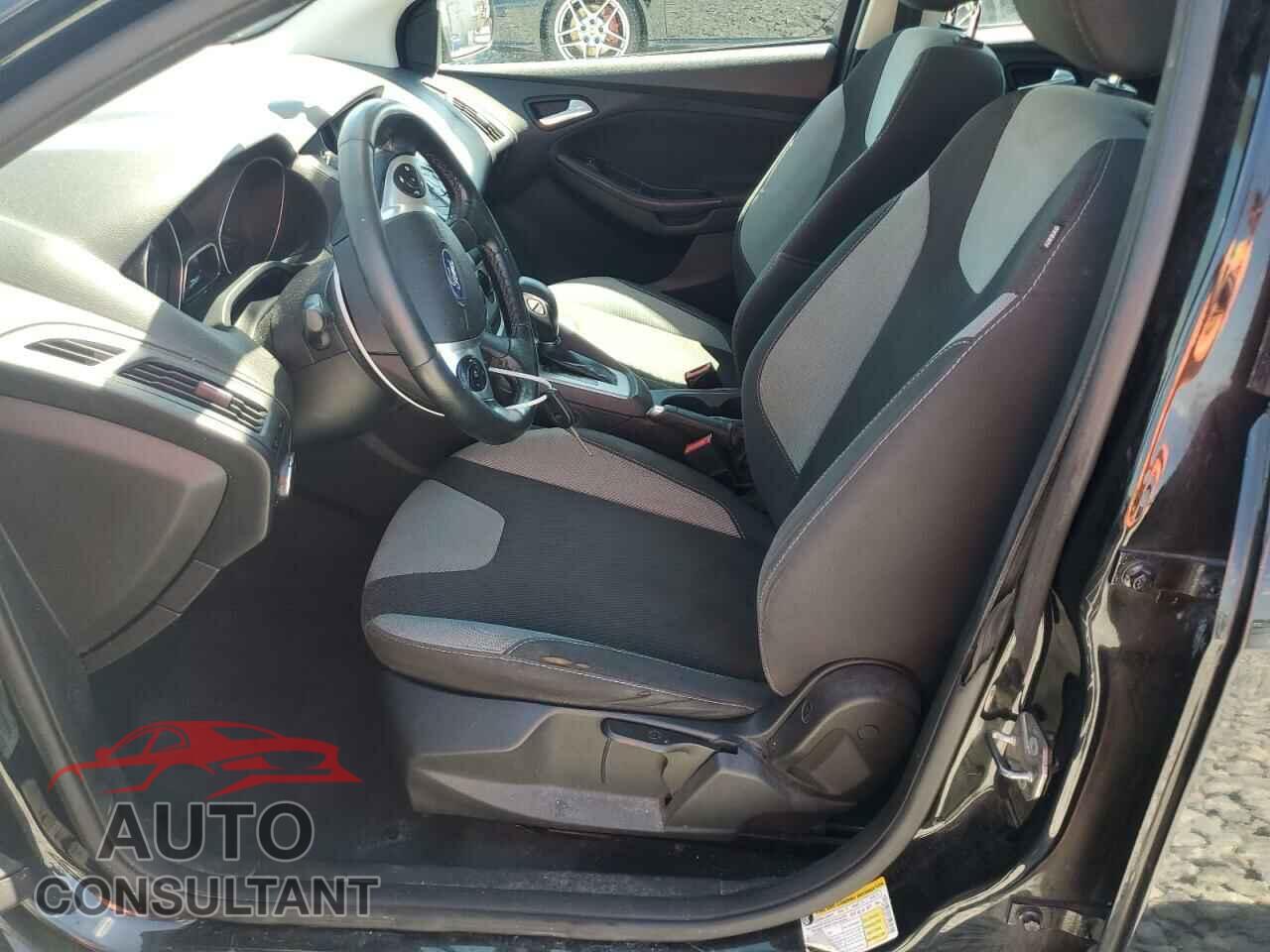 FORD FOCUS 2014 - 1FADP3F21EL388178