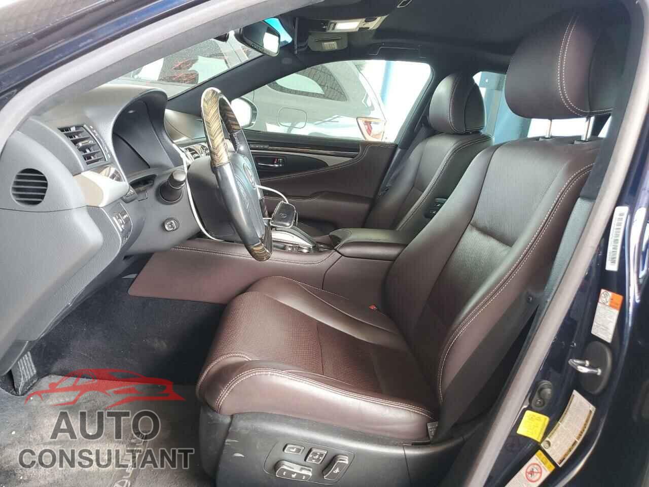 LEXUS LS460 2017 - JTHBL5EF7H5145429