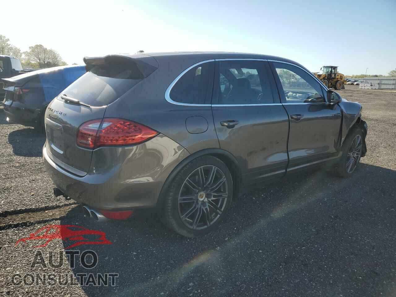 PORSCHE CAYENNE 2012 - WP1AB2A29CLA43084
