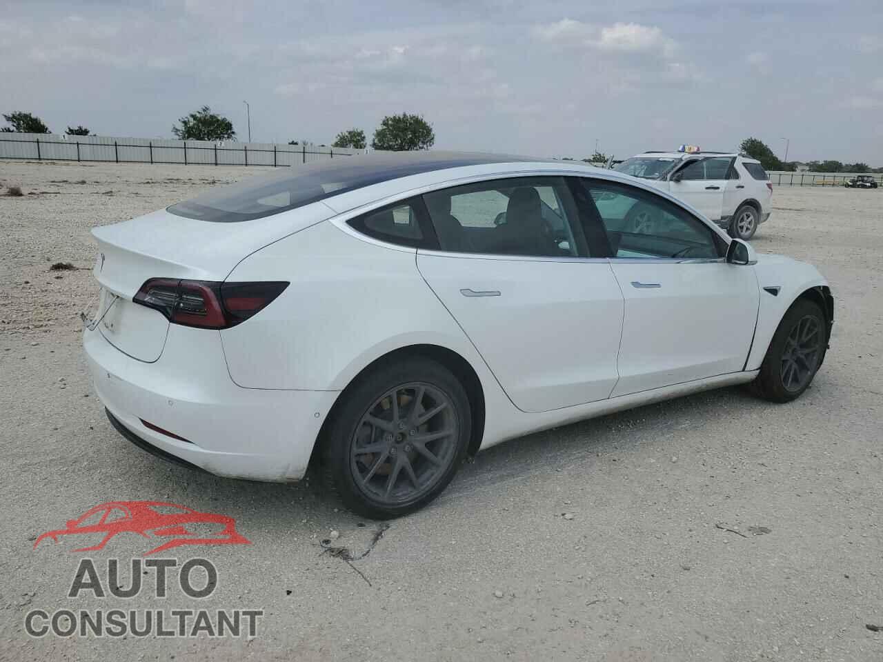 TESLA MODEL 3 2018 - 5YJ3E1EA1JF153057