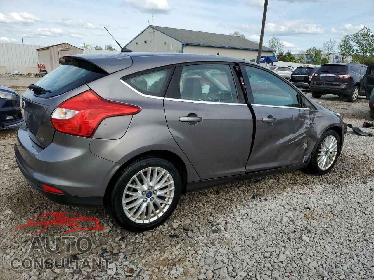 FORD FOCUS 2012 - 1FAHP3M21CL277759