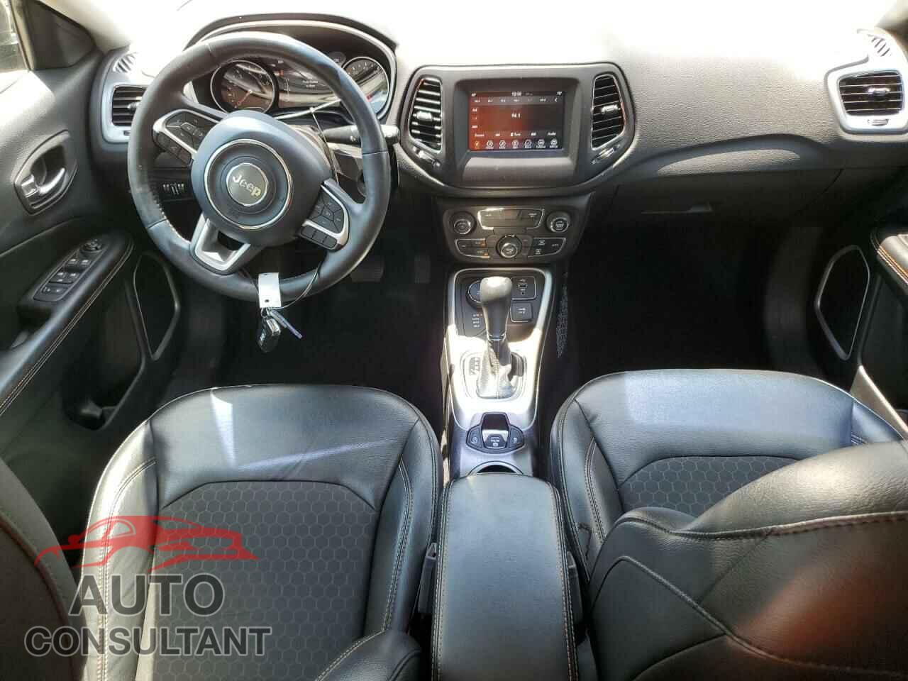 JEEP COMPASS 2018 - 3C4NJDBB3JT458001