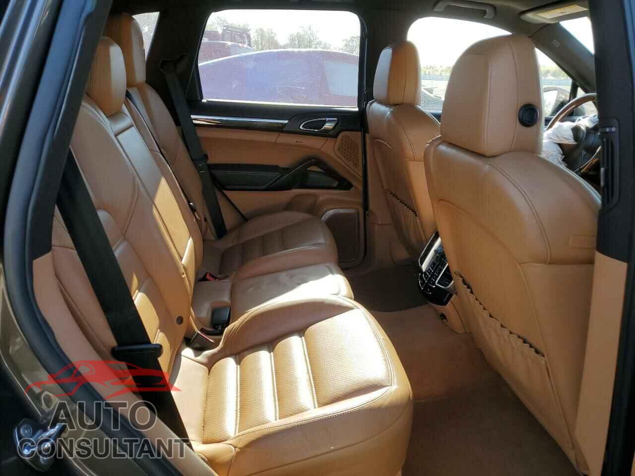 PORSCHE CAYENNE 2012 - WP1AB2A29CLA43084