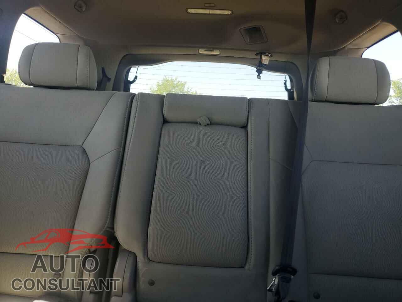 HONDA PILOT 2011 - 5FNYF4H24BB058423