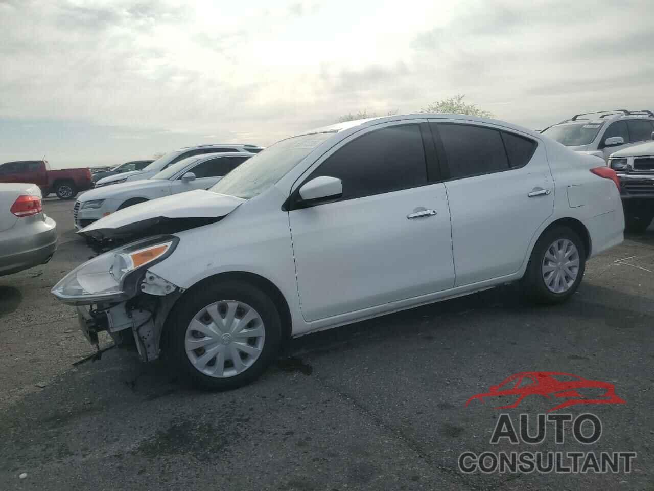 NISSAN VERSA 2018 - 3N1CN7AP5JK411071