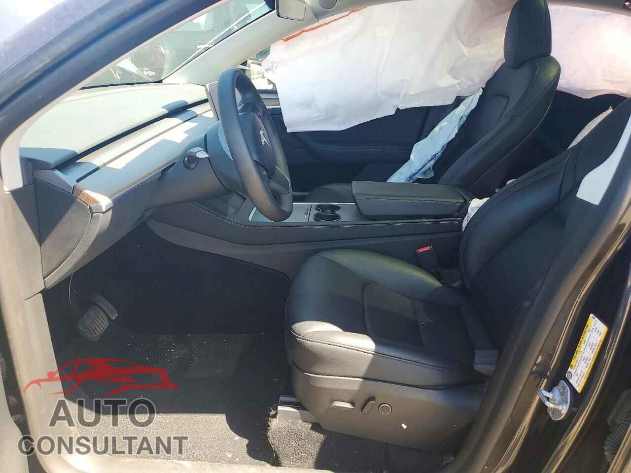 TESLA MODEL Y 2024 - 7SAYGAEE3RF132860