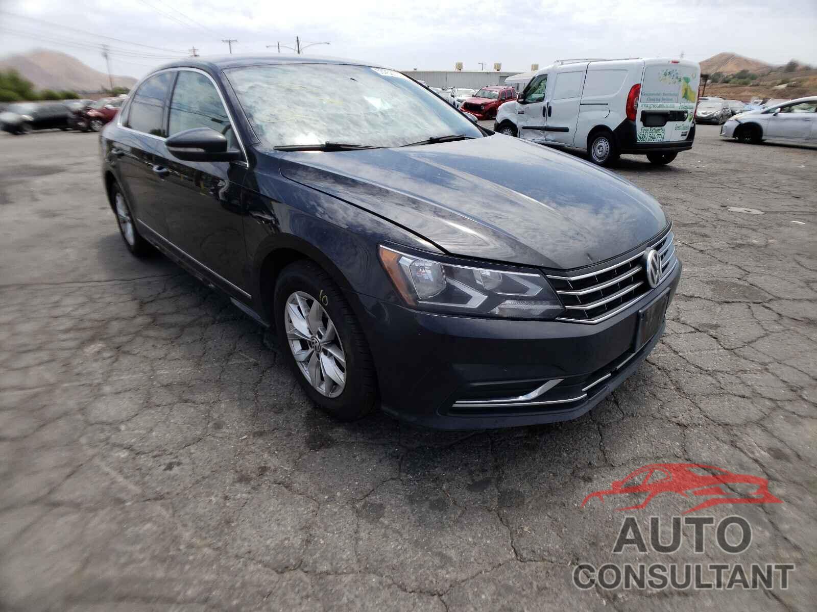 VOLKSWAGEN PASSAT 2017 - 1VWAT7A32HC083094