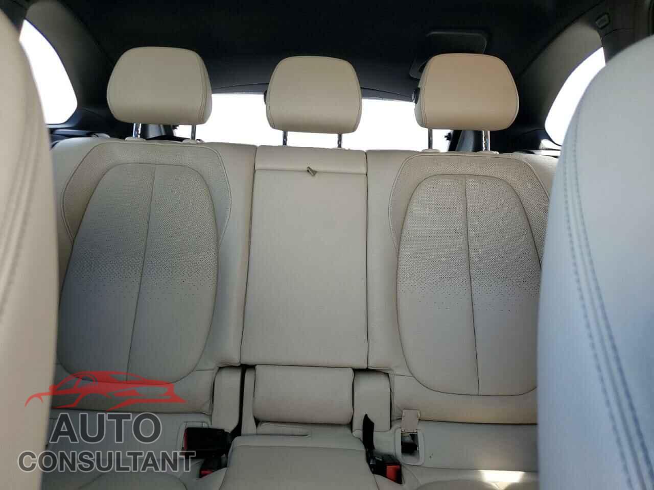 BMW X1 2017 - WBXHT3C32H5F86108