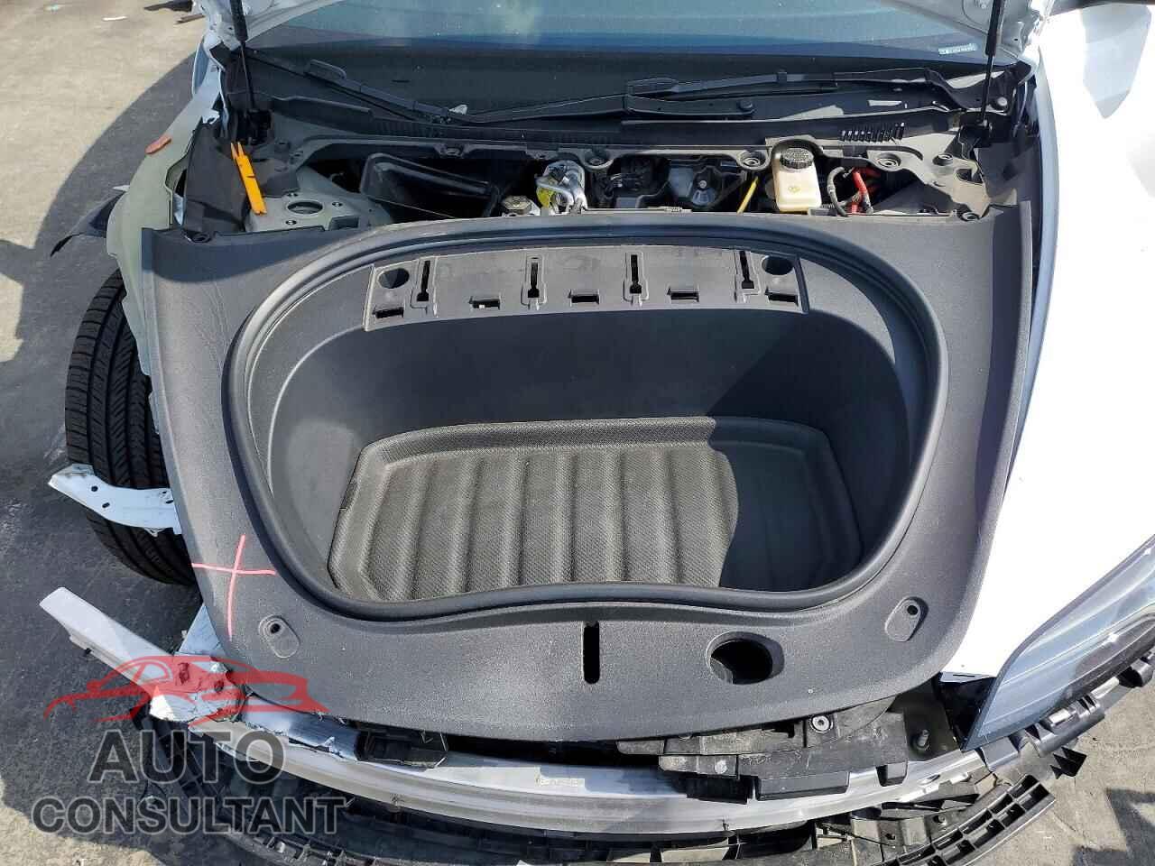 TESLA MODEL 3 2024 - 5YJ3E1EB7RF821609