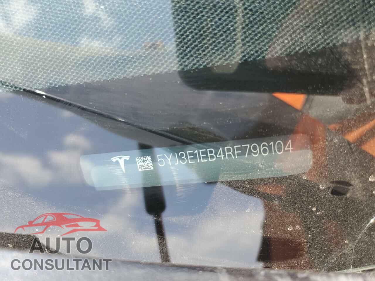 TESLA MODEL 3 2024 - 5YJ3E1EB4RF796104