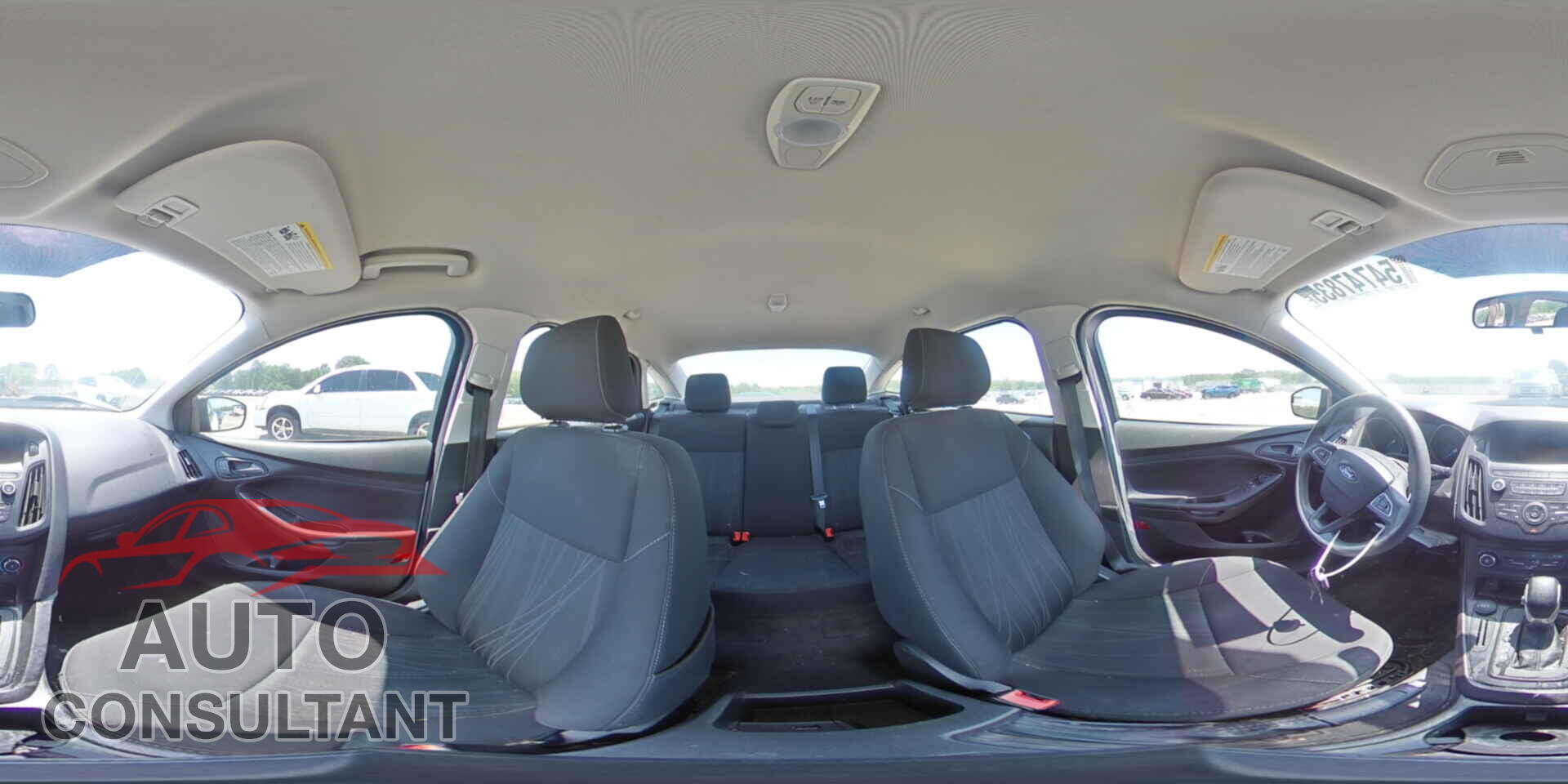 FORD FOCUS 2018 - 1FADP3E22JL201557