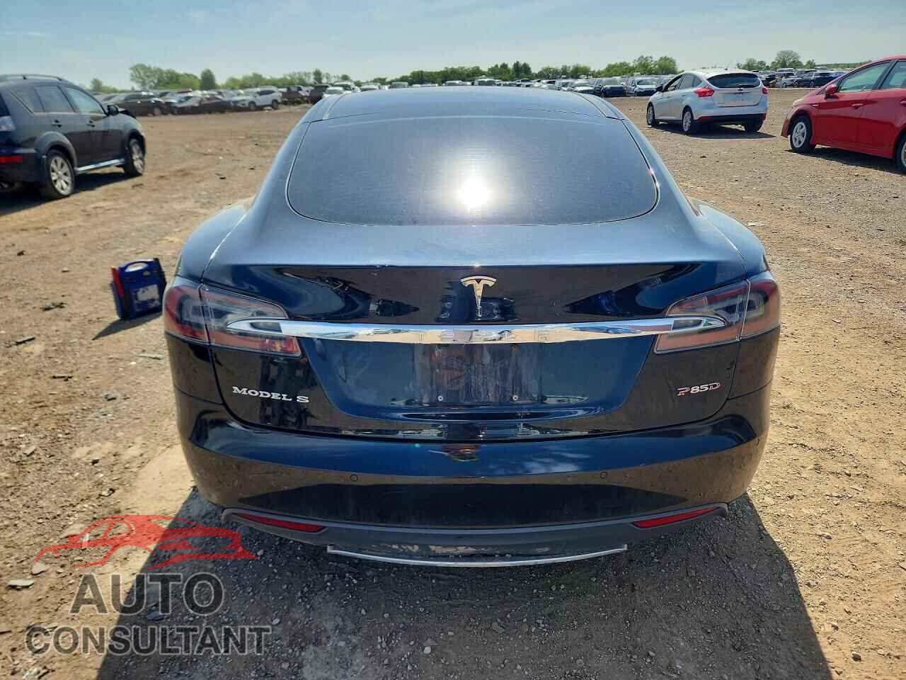 TESLA MODEL S 2015 - 5YJSA1E40FF112041