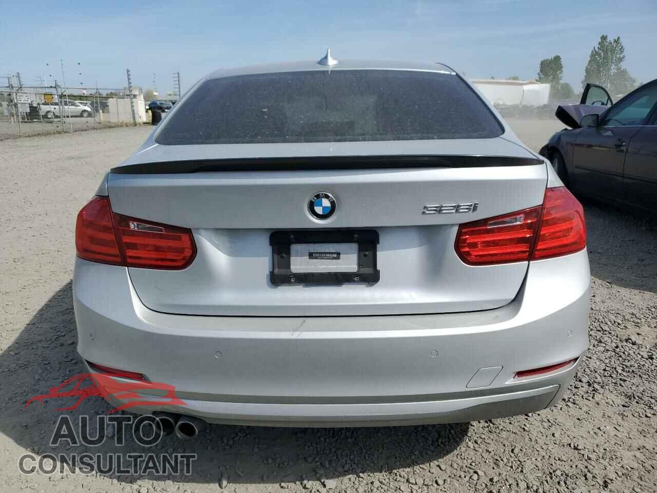 BMW 3 SERIES 2015 - WBA3C1C55FK123739