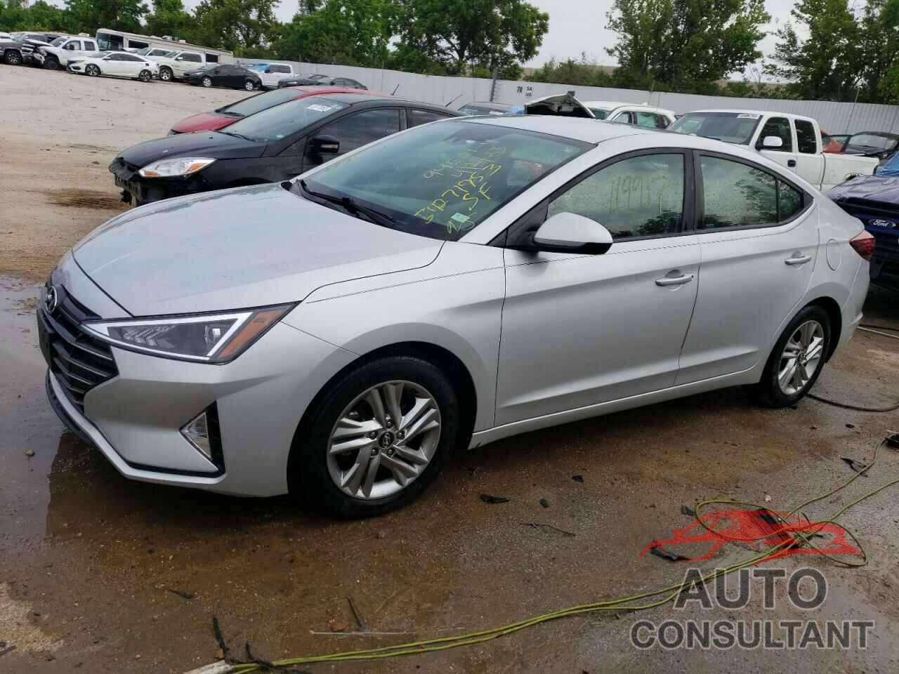 HYUNDAI ELANTRA 2019 - KMHD84LFXKU781649