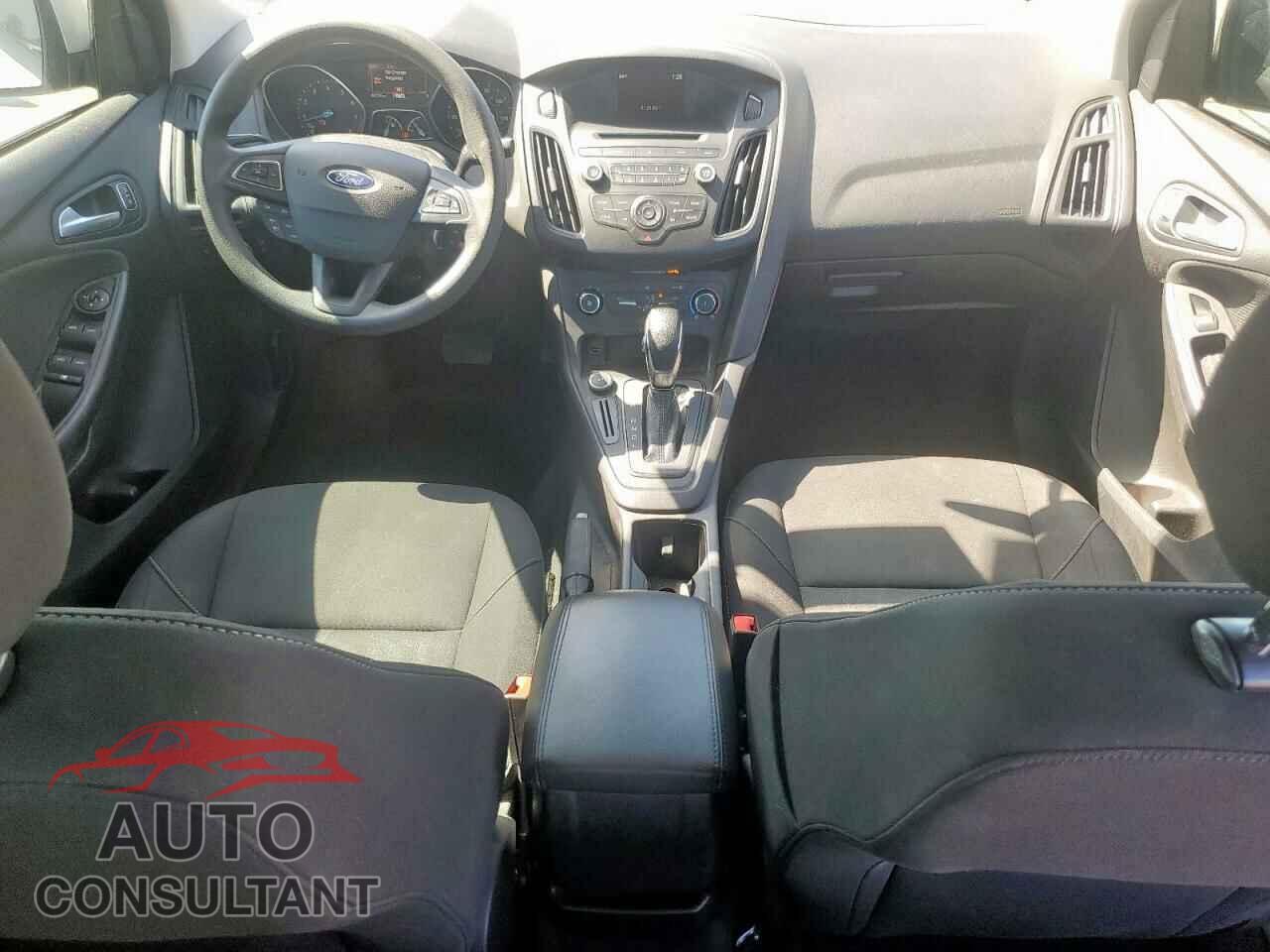 FORD FOCUS 2017 - 1FADP3F27HL244218