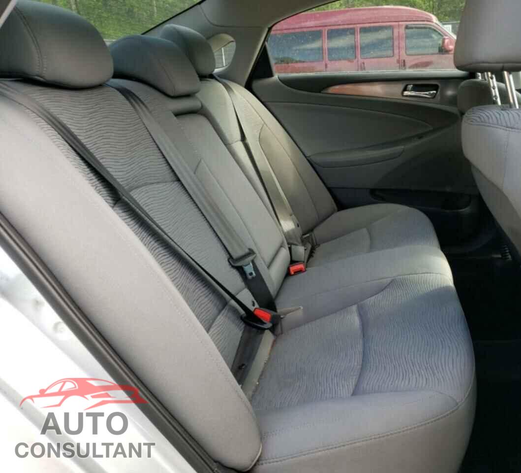 HYUNDAI SONATA 2013 - KMHEC4A45DA094930