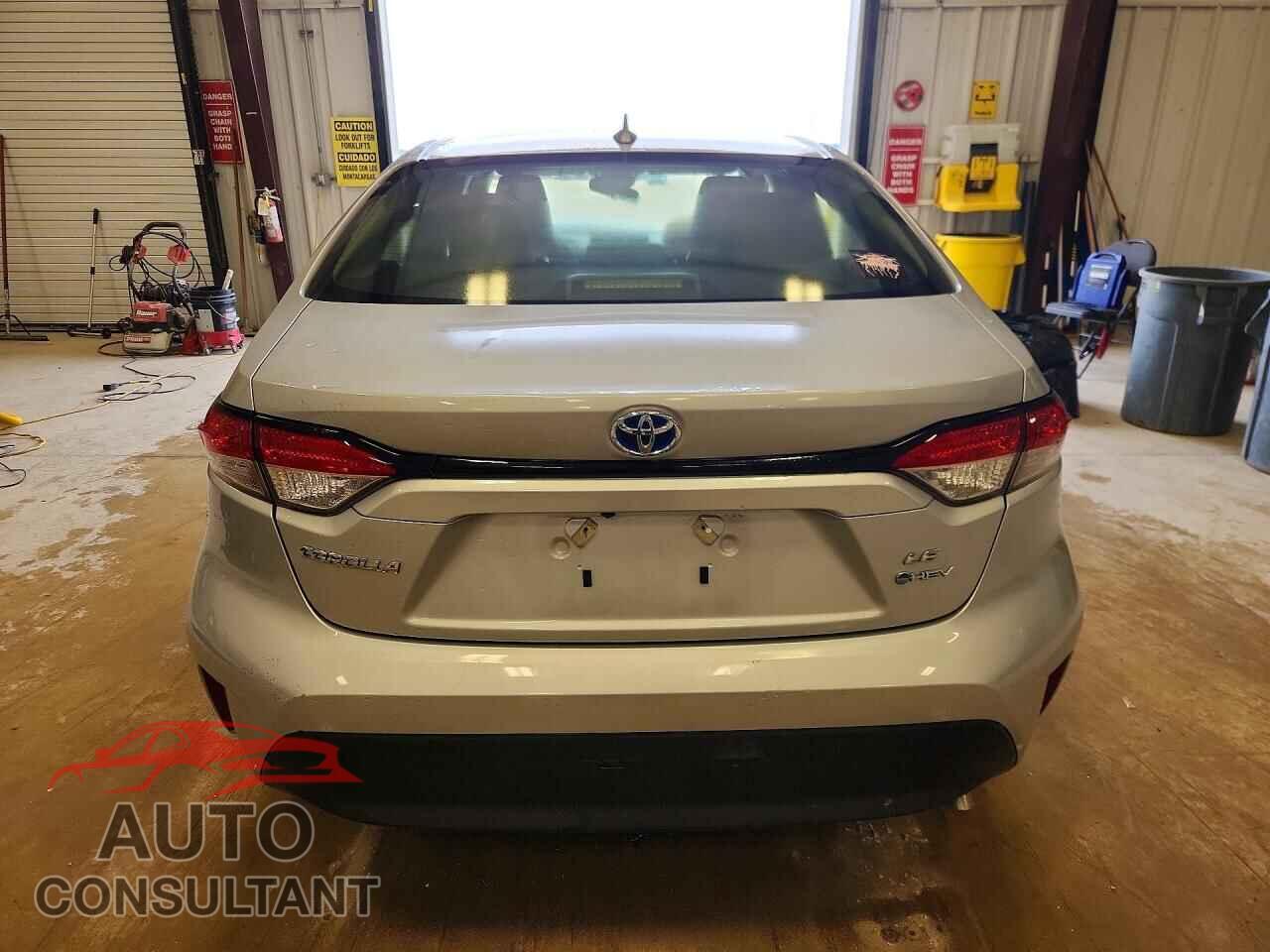 TOYOTA COROLLA 2025 - JTDBCMFE2S3072829