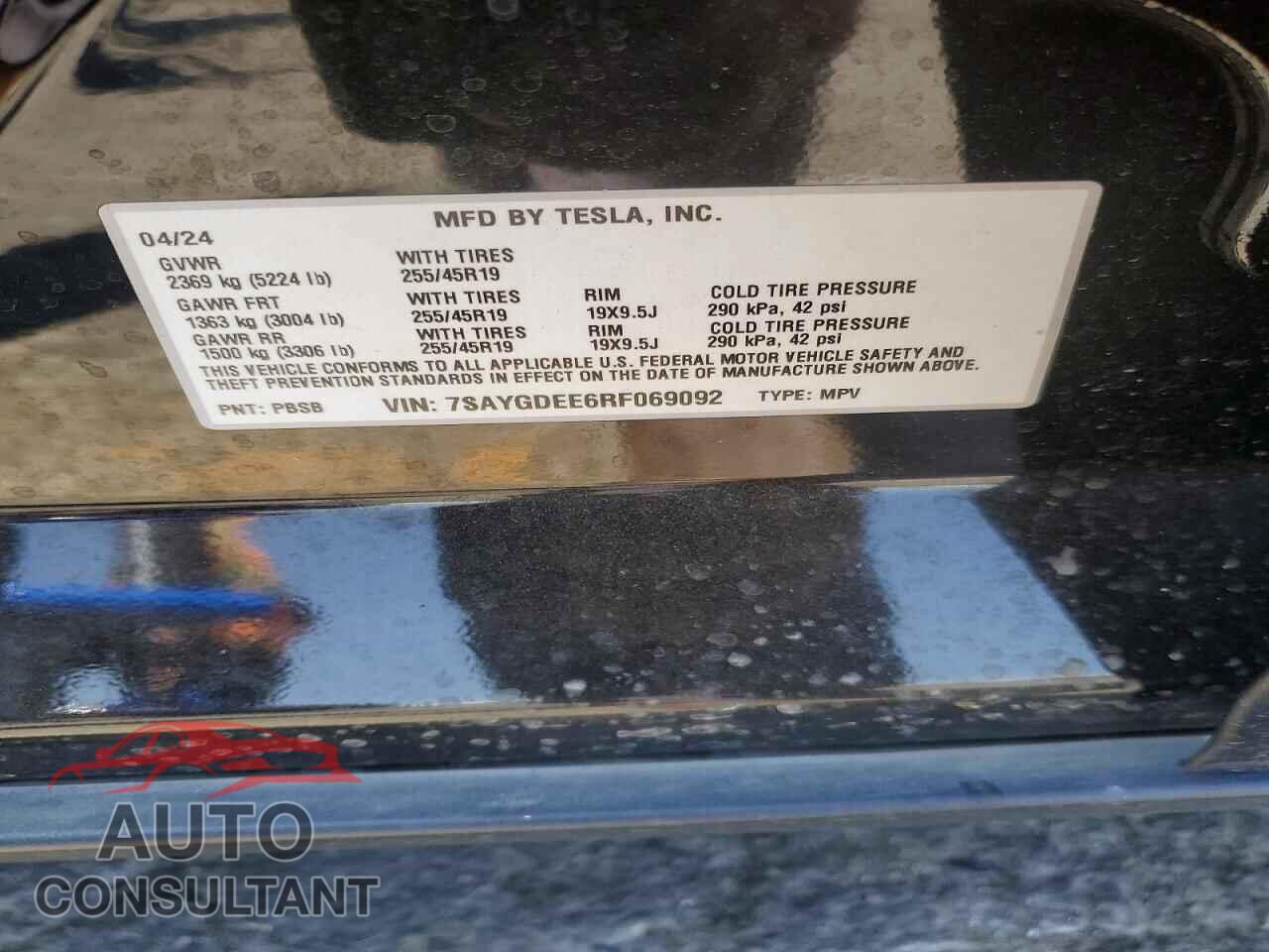 TESLA MODEL Y 2024 - 7SAYGDEE6RF069092
