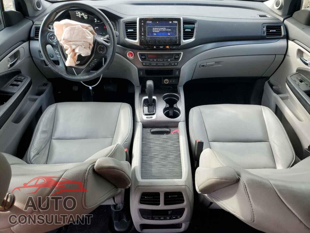 HONDA PILOT 2017 - 5FNYF5H58HB011985