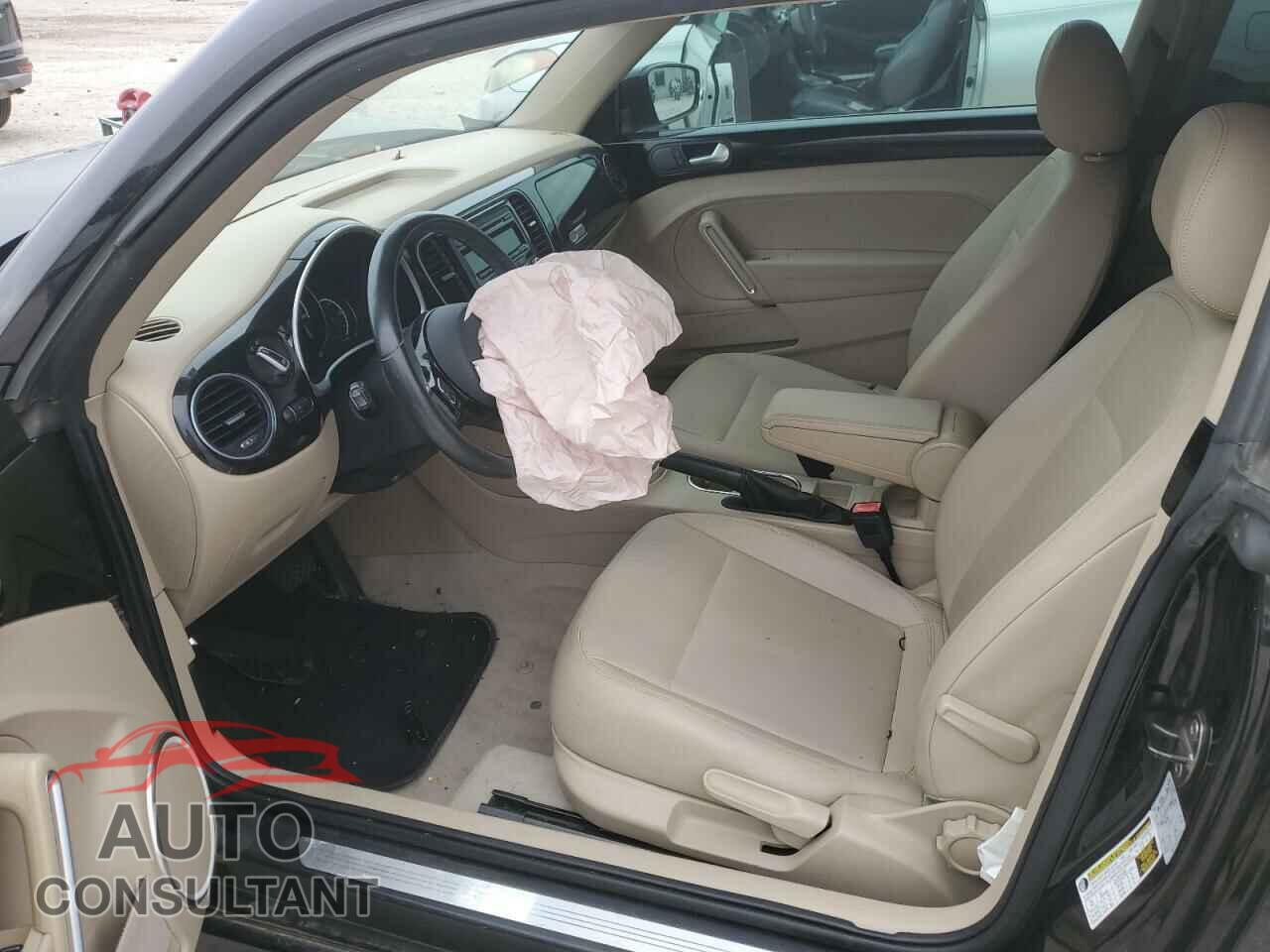 VOLKSWAGEN BEETLE 2014 - 3VWJP7AT3EM614673