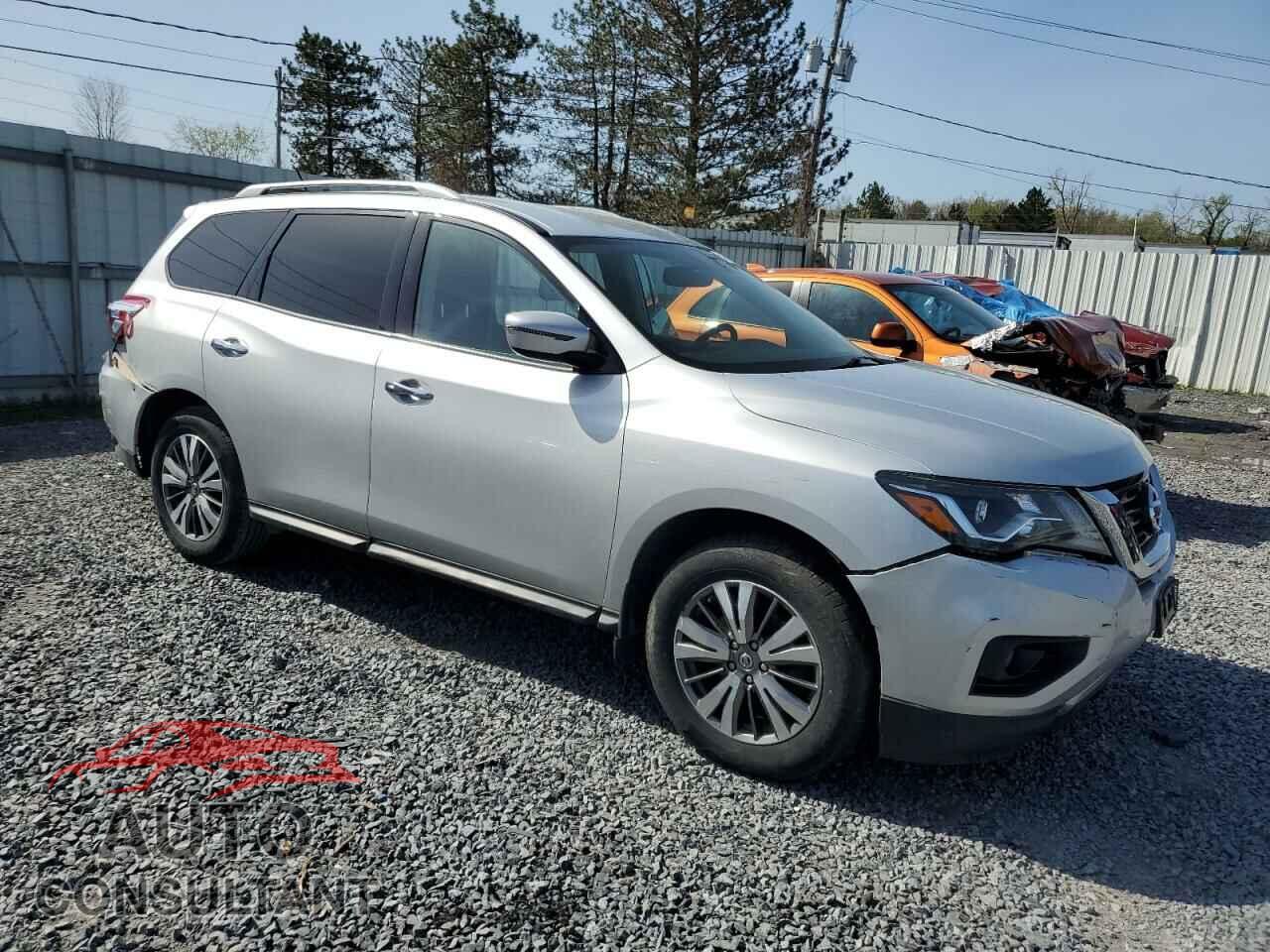 NISSAN PATHFINDER 2018 - 5N1DR2MM6JC665402
